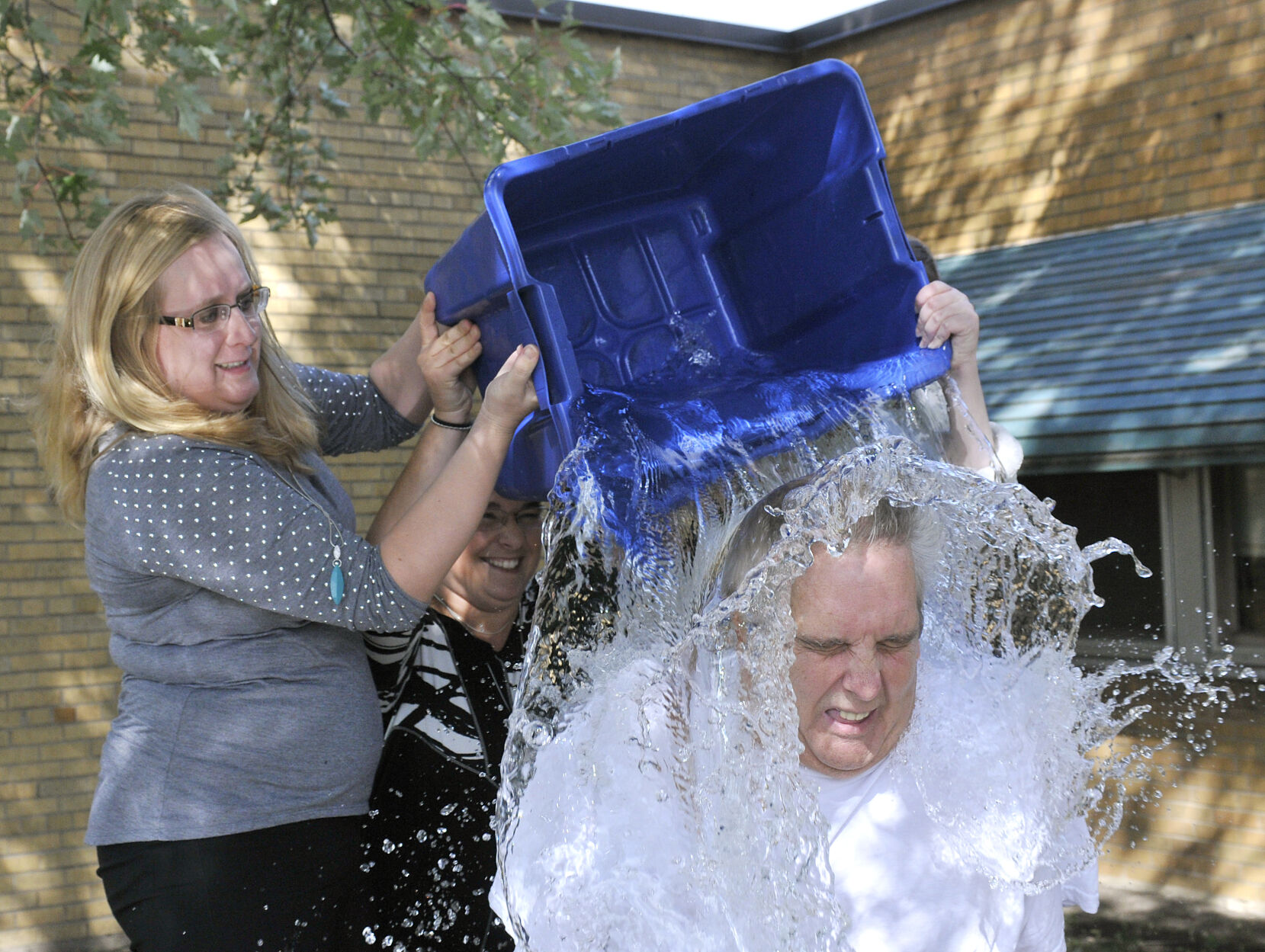 file09.03.14 bill hanna ice bucket.jpg